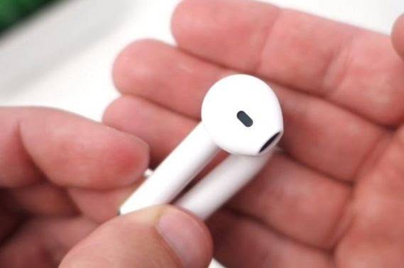 Нужно ли покупать AirPods
