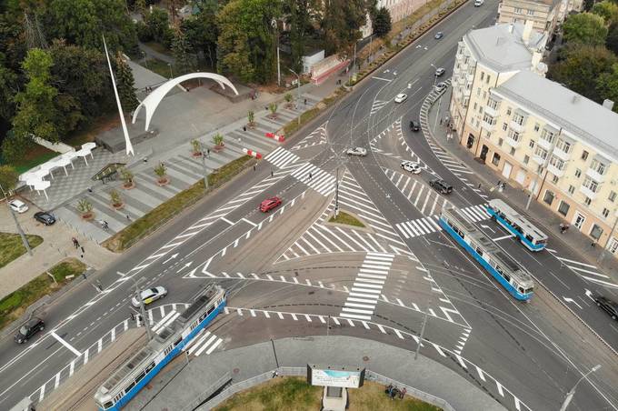 На цьому тижні на площі Гагаріна почнуть тестувати роботу світлофорів