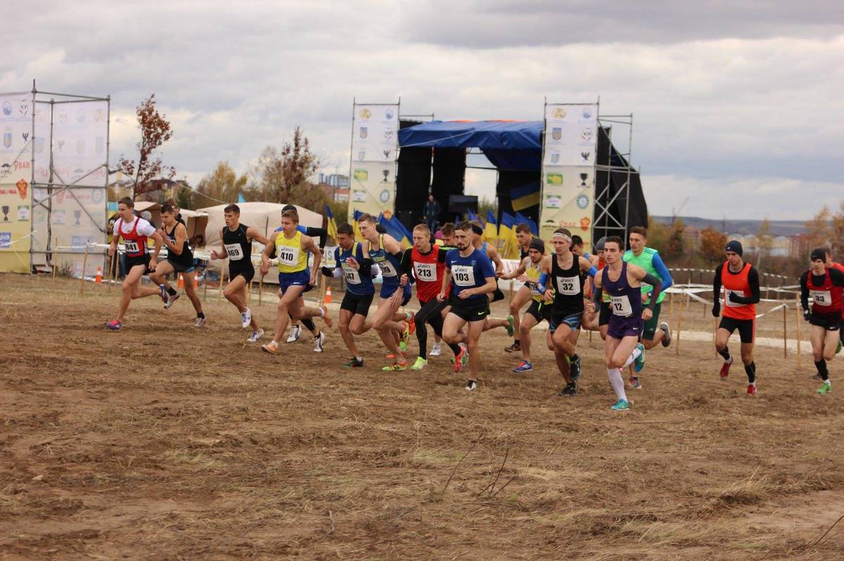 Команда Вінницької МДЮСШ № 1 виборола перше місце на чемпіонаті України з легкоатлетичного кросу