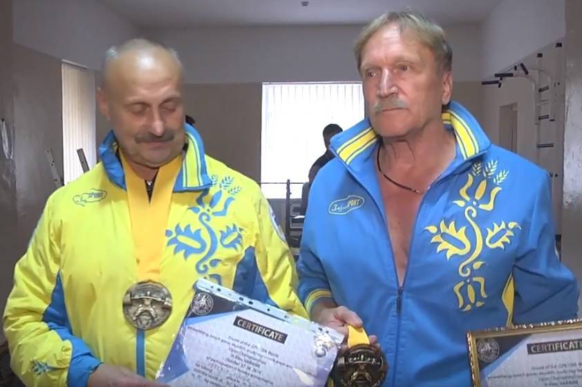 Вінницькі пауерліфтери у свої 70 вибороли золото на чемпіонаті