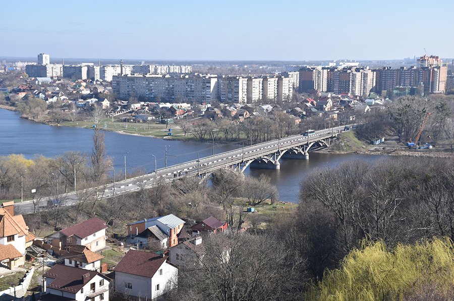 У суботу, 14 липня, буде перекрито рух транспорту через Київський міст