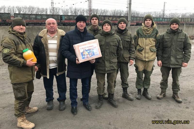 Напередодні новорічно-різдвяних свят бійці, що знаходяться в зоні ООС, отримали від вінничан подарунки