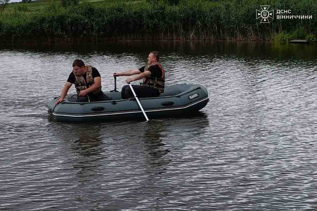 На Вінниччині рятувальники витягнули з водойми тіло 61-річного чоловіка