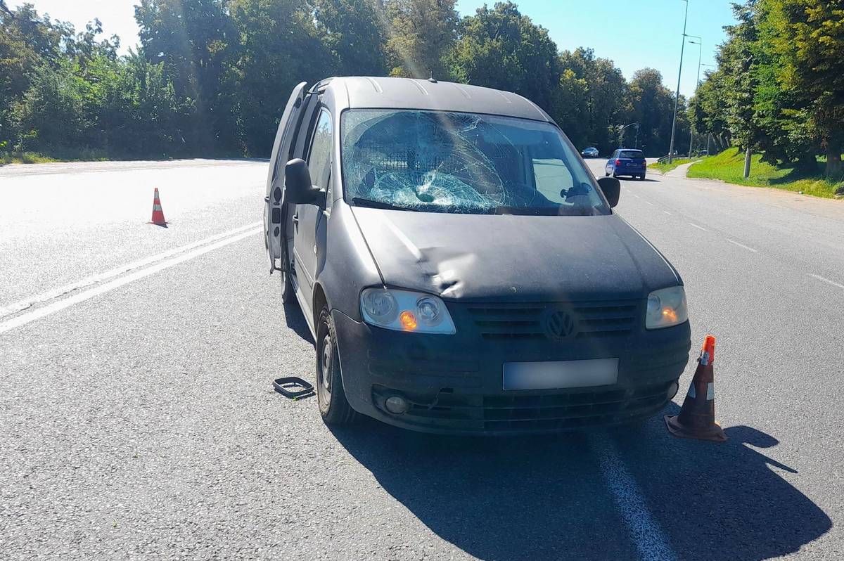 На Вінниччині під колеса автомобіля потрапив 62-річний чоловік: подробиці ДТП