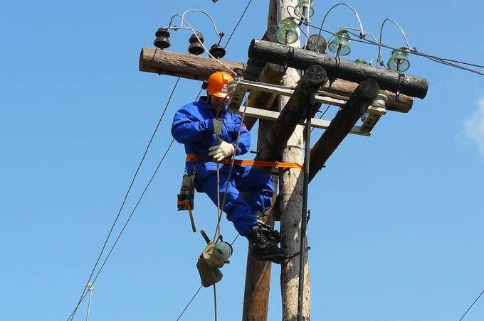 На Вінниччині електромонтера вразило струмом під час виконання робіт