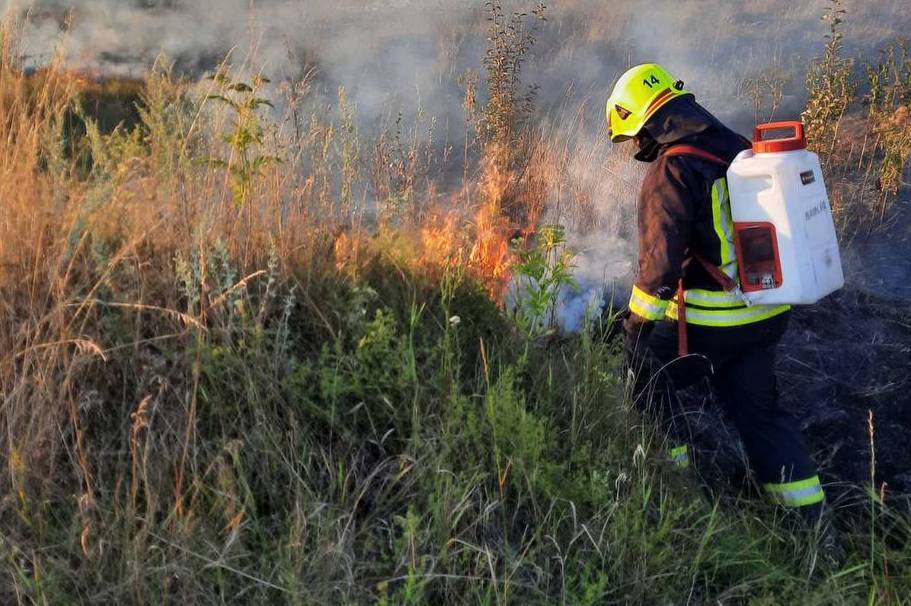 На Вінниччині рятувальники ліквідували 10 пожеж за добу: причини та подробиці