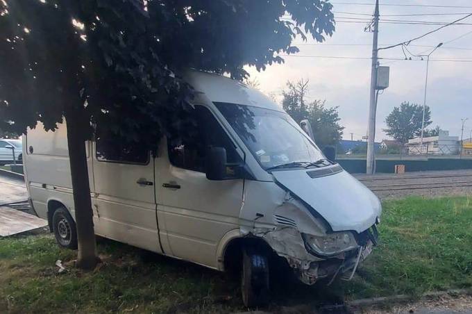 Небайдужі вінничани допомогли поліції спіймати п'яного водія, який вчинив дві ДТП за день