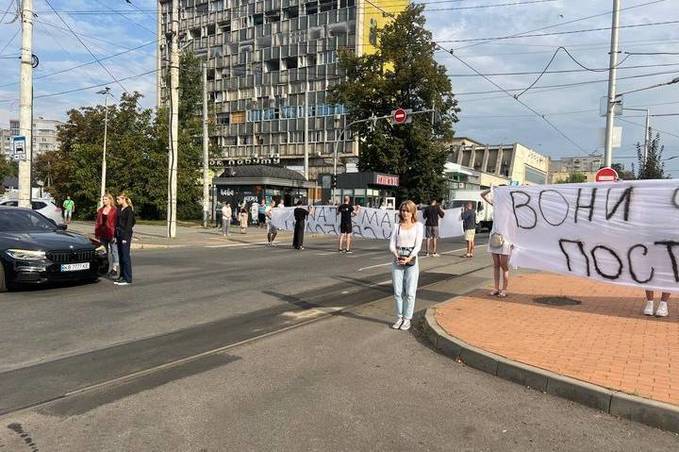 У Вінниці перекрили 10 найбільших перехресть, щоб вшанувати загиблих Захисників 