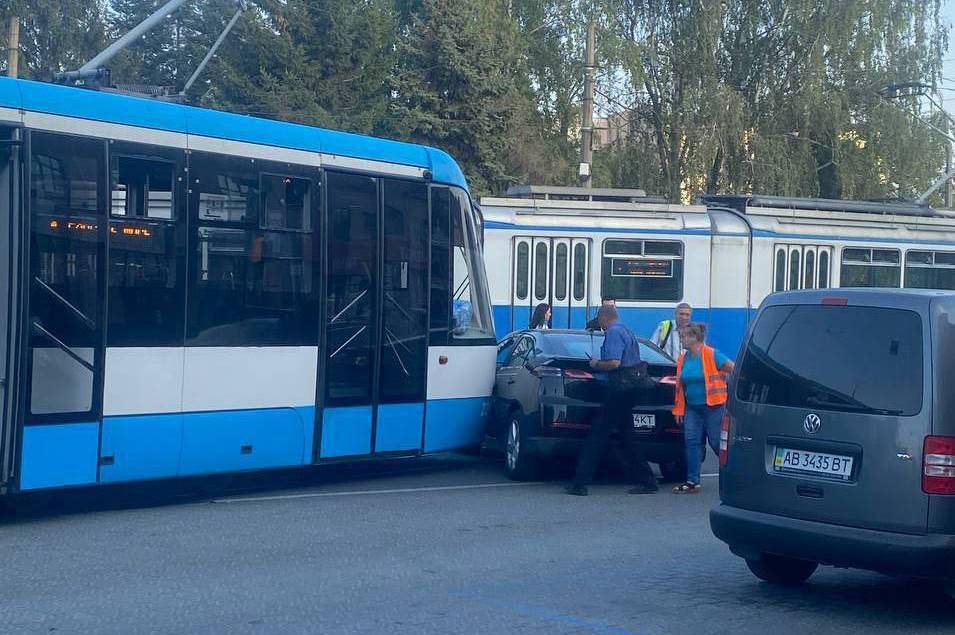 Зупинились трамваї у Вінниці: причина