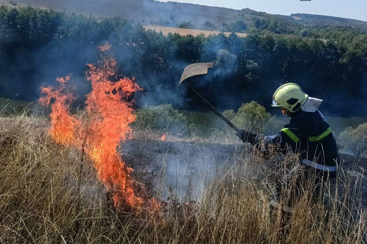 55 пожеж за добу: як необережність з вогнем призводить до катастроф