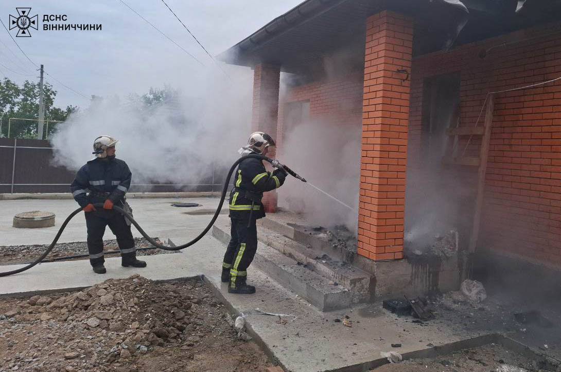 На Вінниччині діти граючись підпалили будівлю: подробиці пожежі