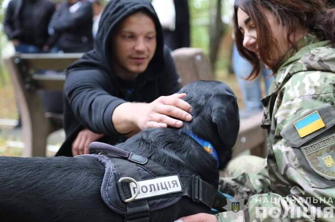 У Вінниці для поранених військових провели терапію з дружніми песиками (фото)