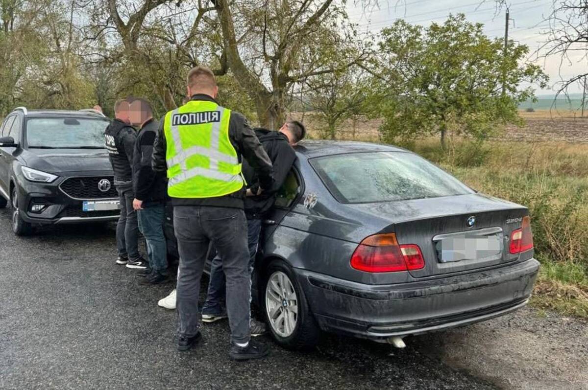 Вінничанин переправляв ухилянтів за кордон за більш ніж 2 тис. доларів