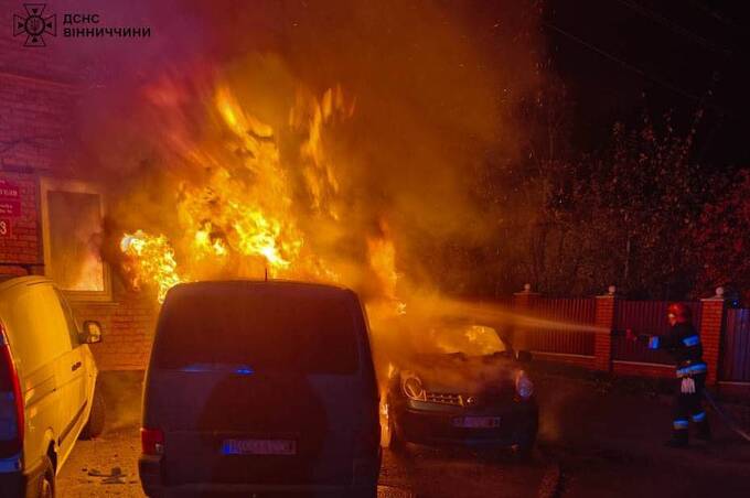 Дванадцять пожеж за добу: рятувальники Вінниччини продовжують боротьбу з вогнем