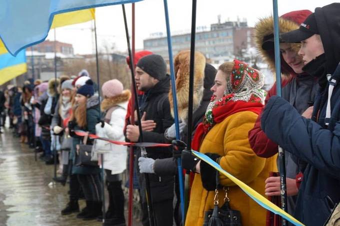 «Живий ланцюг єднання» скріпили у Вінниці