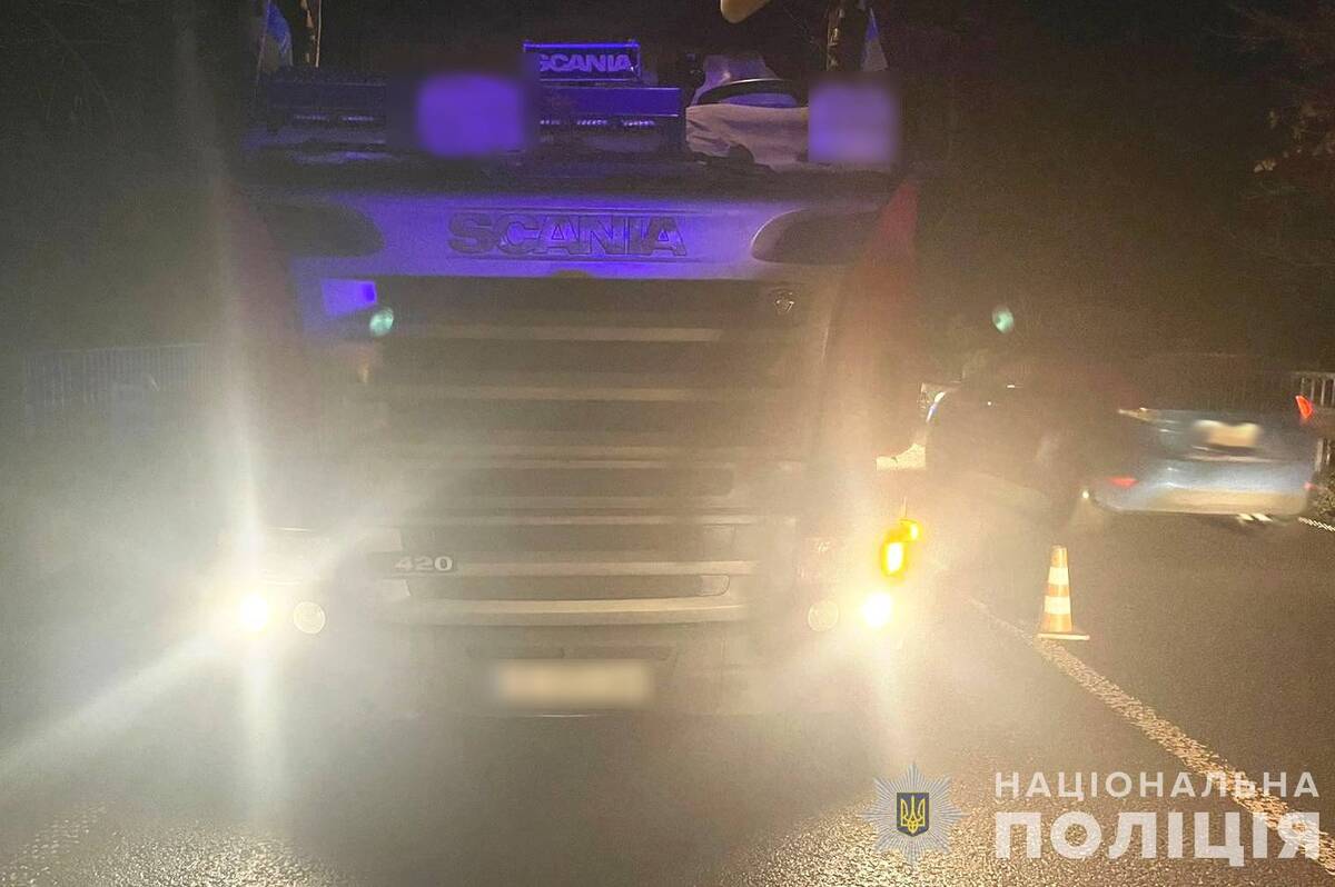 На Вінниччині фура насмерть збила чоловіка: подробиці трагедії