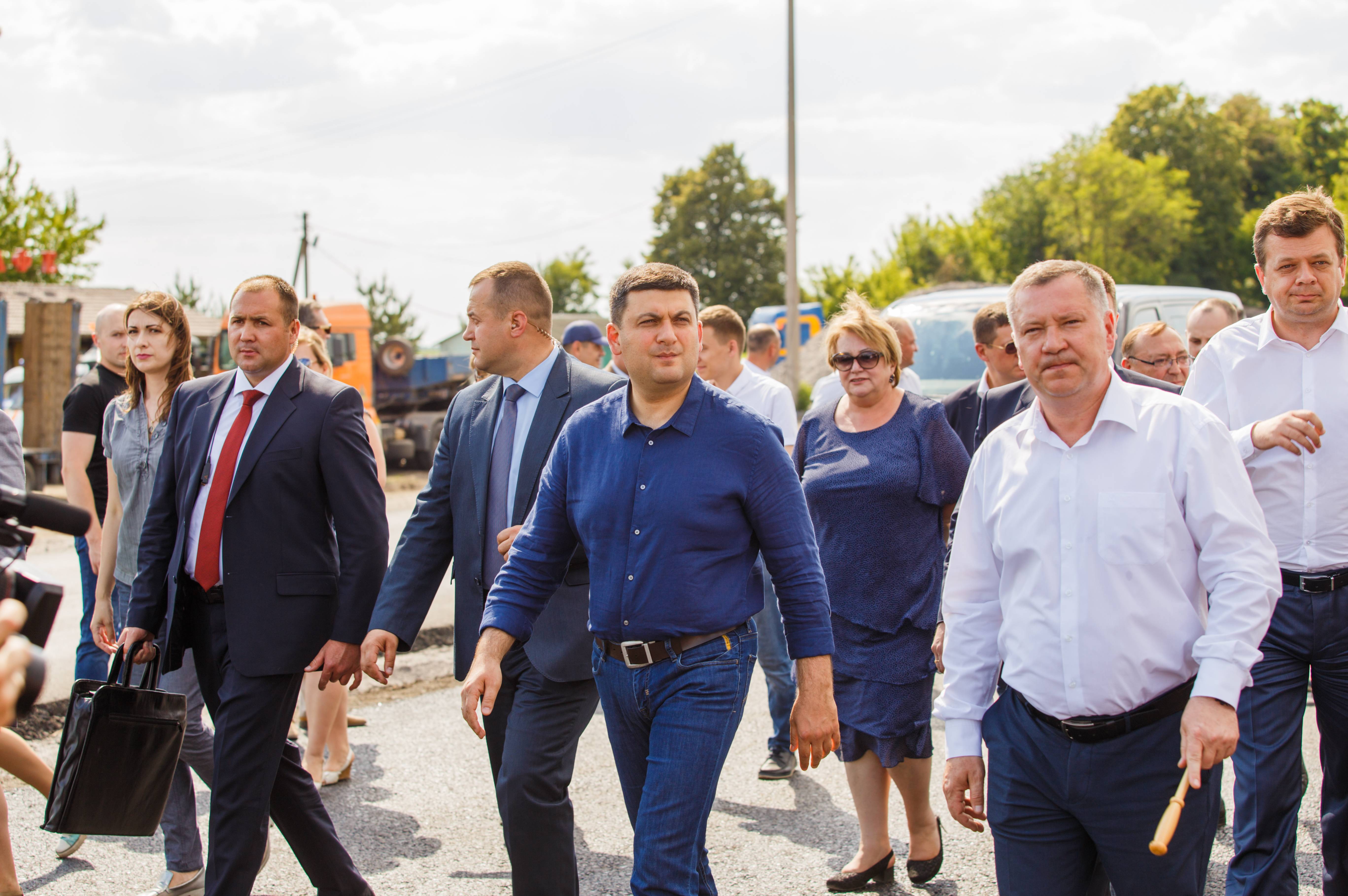 Володимир Гройсман проінспектував роботи по проекту GО Highway у Вінницькій, Тернопільській, Хмельницькій областях