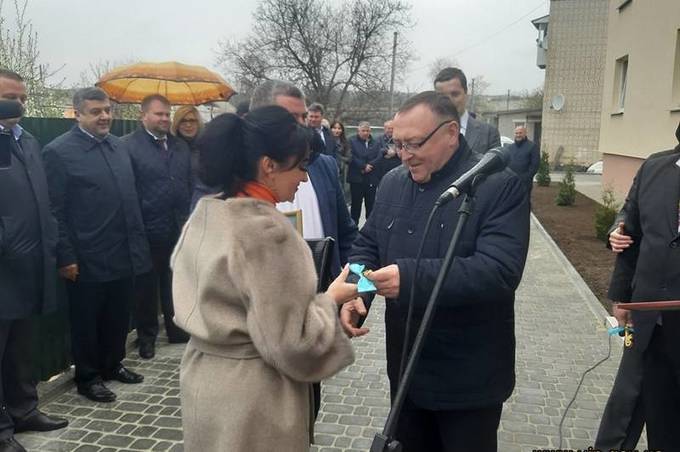 У Ямполі 12 родин отримали ключі від нового житла в сучасному будинку, зведеного за програмою будівництва доступного житла