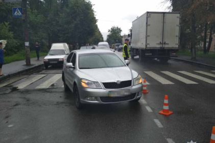 На пішохідному переході по вул. Максима Шимка водій  "Шкоди" збив вінничанку