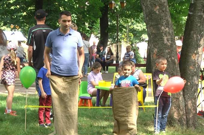 У Вінниці на площі Європейській шукали супер татка