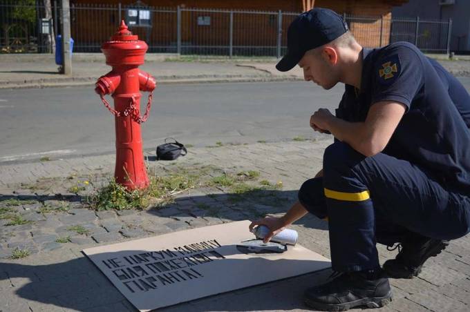 Рятувальники влаштують флешмоб, спрямований на очищення пожежних гідрантів від припаркованих авто
