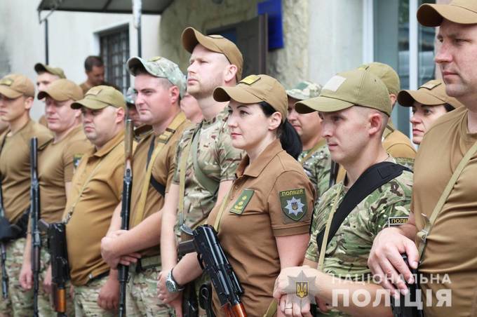 Вінницькі поліцейські вирушили на Схід