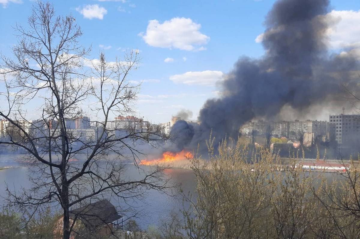 Вінницька «Австралія у вогні»: впродовж вихідних бійці ДСНС загасили два десятки пожеж в екосистемі