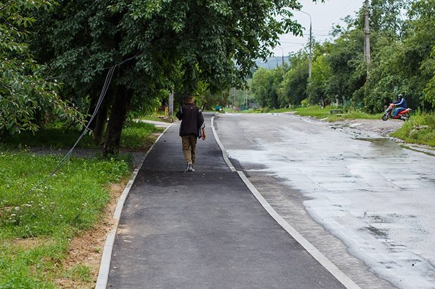 У Вінниці продовжують капітально ремонтувати тротуари