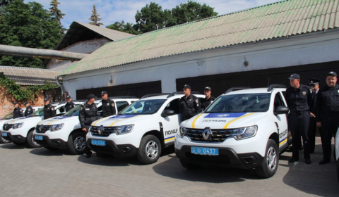 Вінницькі поліцейські отримали 9 нових автівок