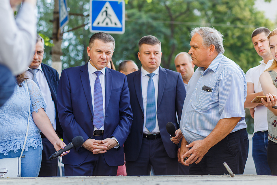 Під час реконструкції вул. Замостянської у місті вперше облаштують підвищені платформи на зупинках громадського транспорту