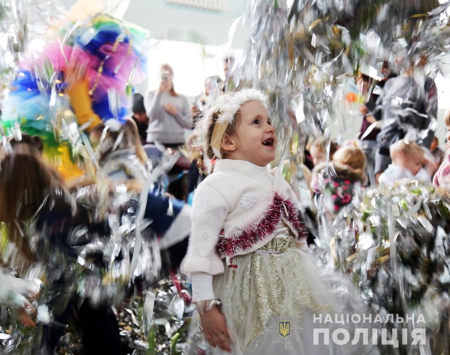 У Вінниці відбулось новорічне свято для діток поліцейських 