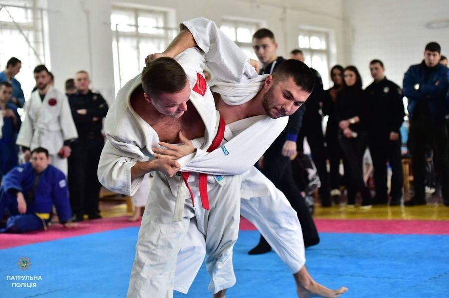 Вінницький патрульний Василь Гончарук здобув срібну медаль на чемпоінаті України з джиу-джитсу