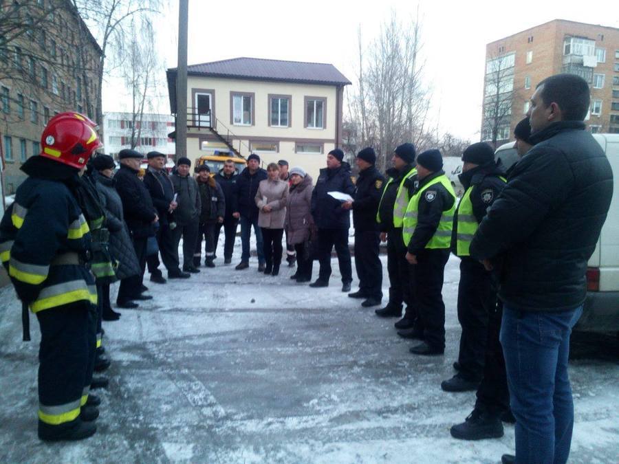 Калинівські провели навчання  з ліквідації умовної пожежі в гуртожитку