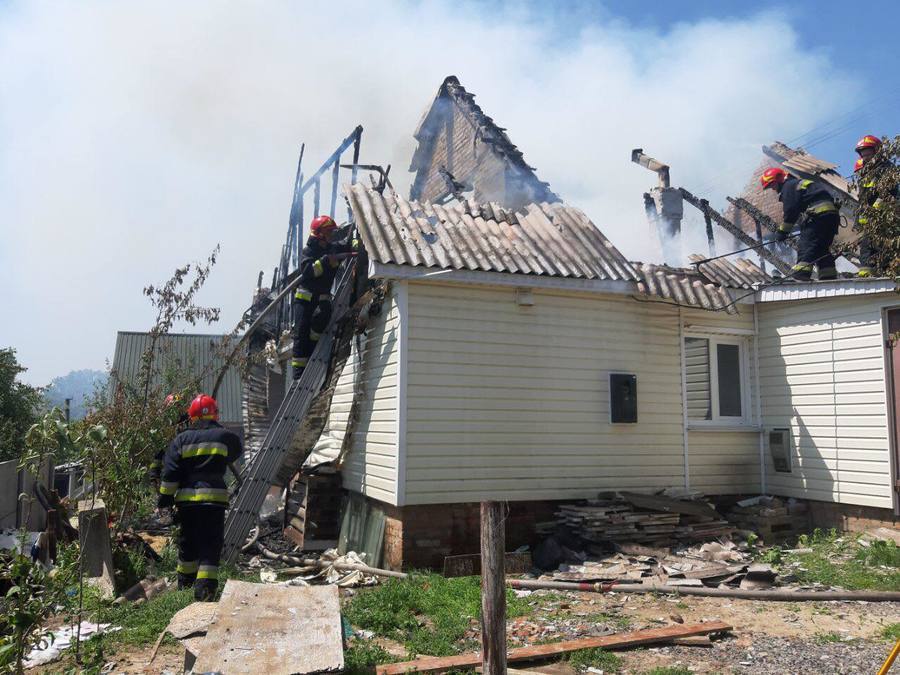 В Агрономічному  вщент вигорів дах будинку