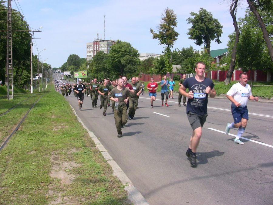 Учасники бойових дій подякували податківцям за допомогу дітям