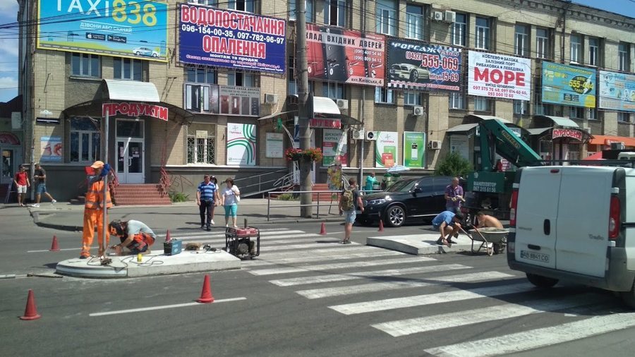 Біля центрального автовокзалу встановили острівці безпеки