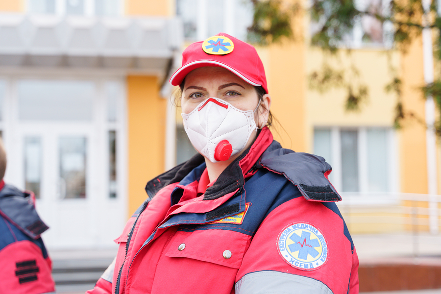 Від ініціативи «СтопВірус» передали засоби захисту медикам Калинівської районної лікарні